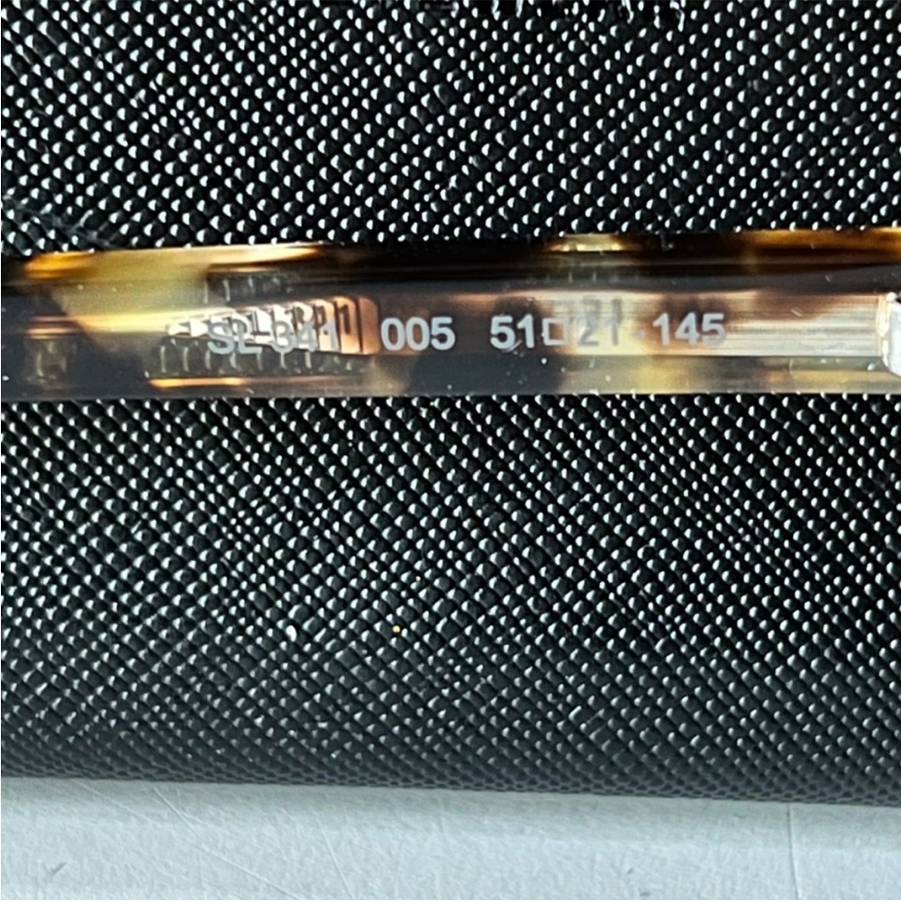 Saint Laurent tortoise shell sunglasses - Picture 6 of 7